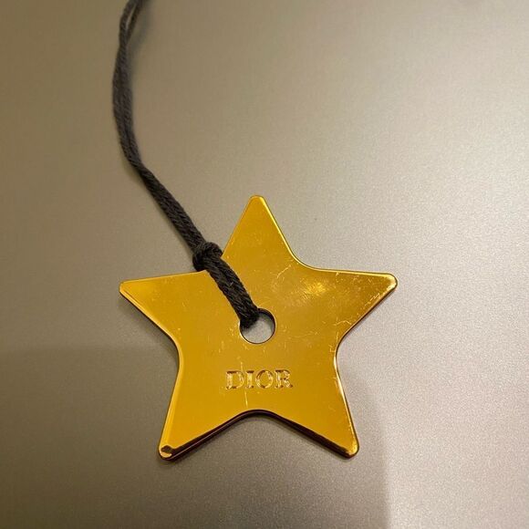 DIOR limited edition gold star ornament - Picture 3 of 3